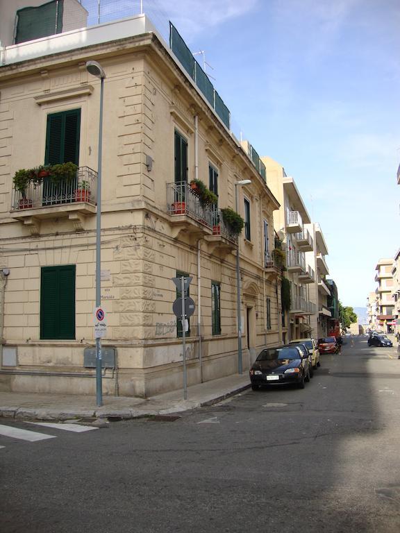 ريجّو دي كالابريا La Maison Des Livres المظهر الخارجي الصورة