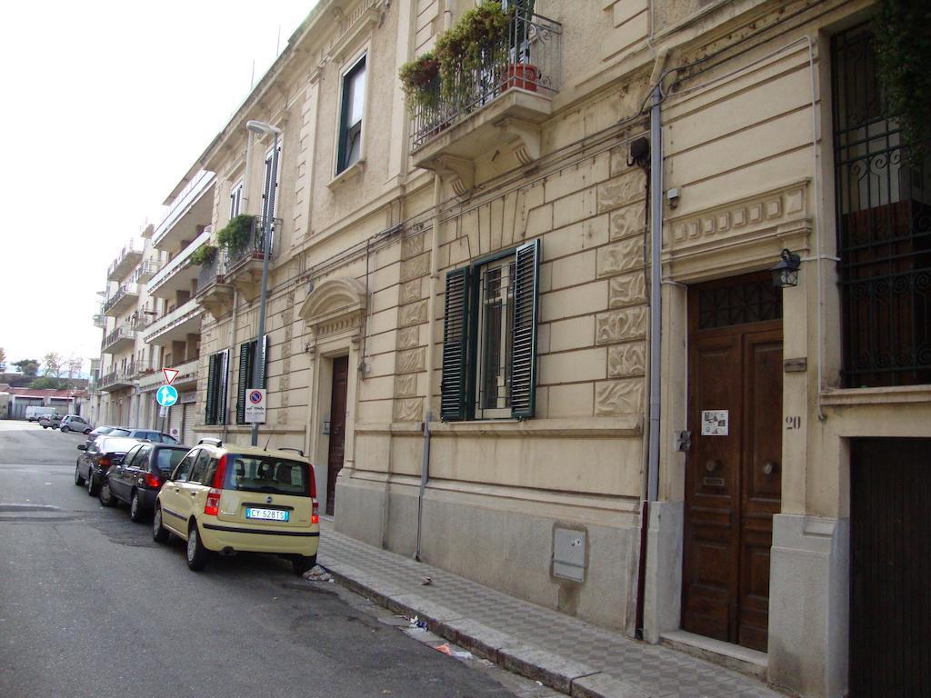 ريجّو دي كالابريا La Maison Des Livres المظهر الخارجي الصورة